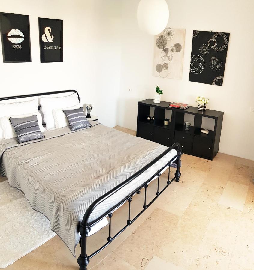 Lente Villa *